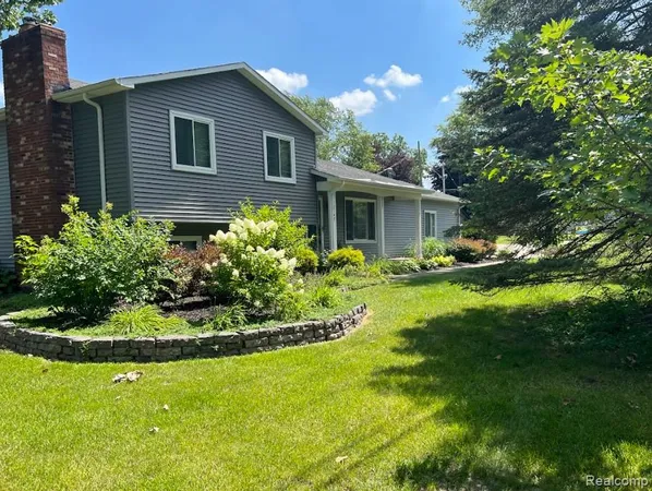 $399,900 | 12147 Torrey Road, Fenton, MI 48430