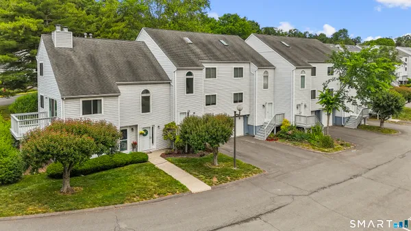 $289,000 | 9 Clubhouse Drive, Unit 9, Cromwell, CT 06416