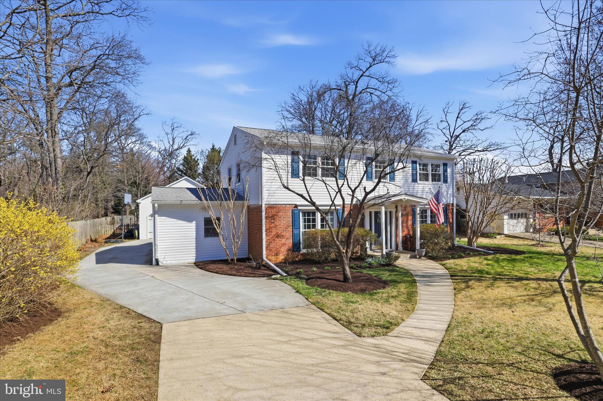 6436 Burwell Street Springfield, VA 22150 - Photo 3 of 45