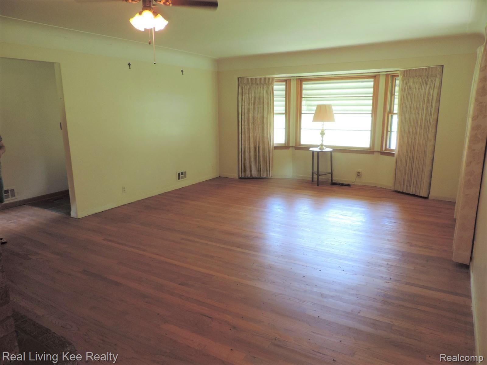1174 Avon Circle West Rochester, MI 48309 - Photo 13 of 29 DSCN3514.JPG