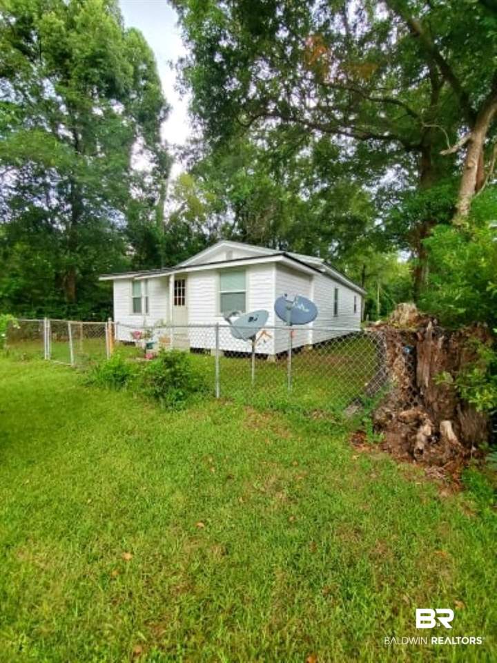 202 West Myrtle Avenue Foley, AL 36535 - Photo 2 of 23