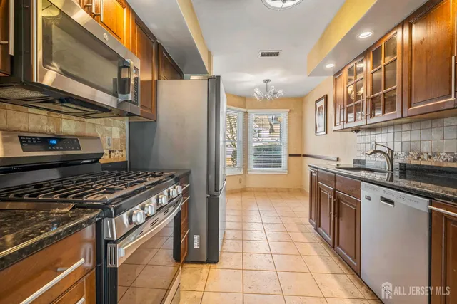 $585,000 | 78 Wooten Court, East Brunswick, NJ 08816