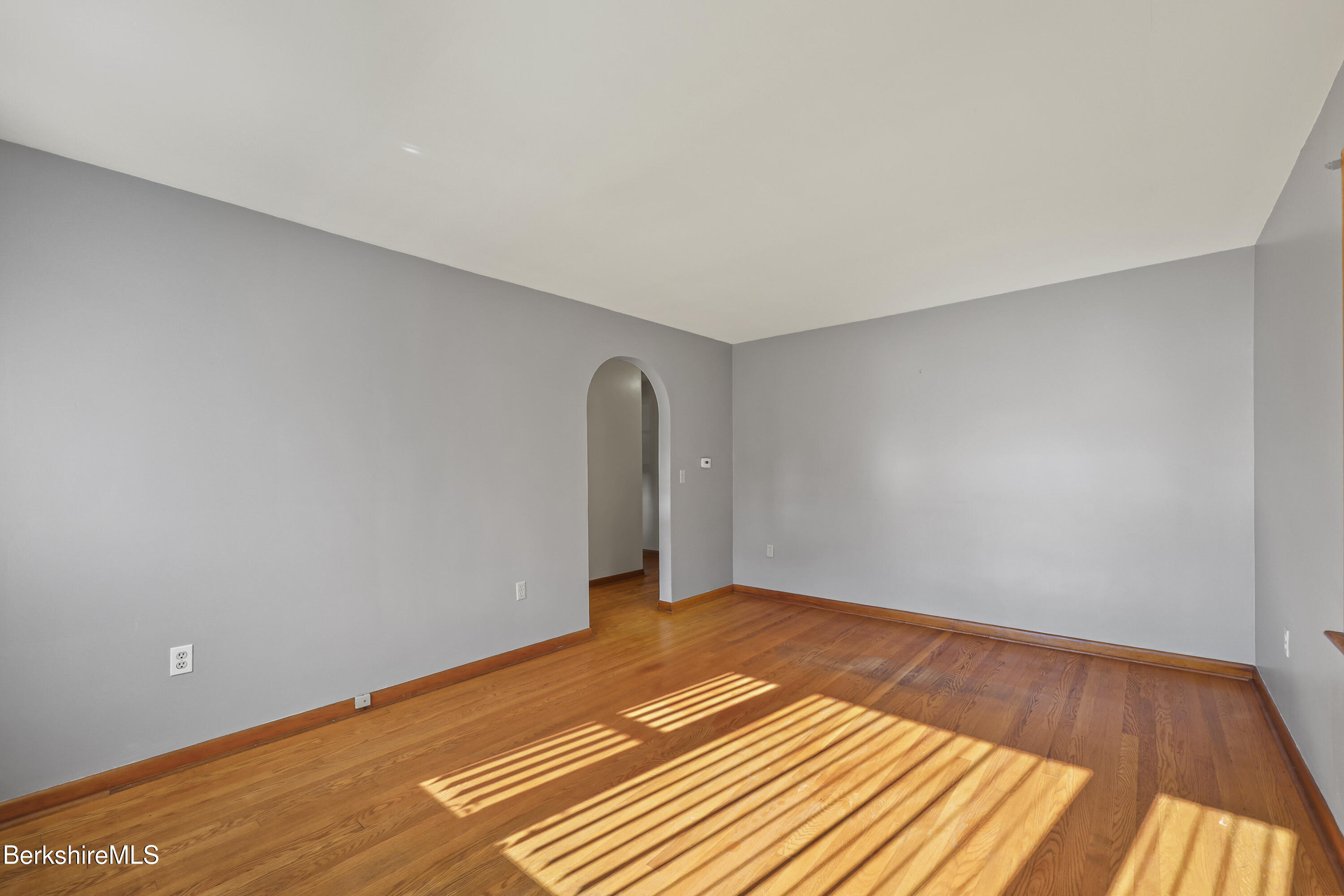 17 Howe Road Pittsfield, MA 01201 - Photo 11 of 32 40 Living Room