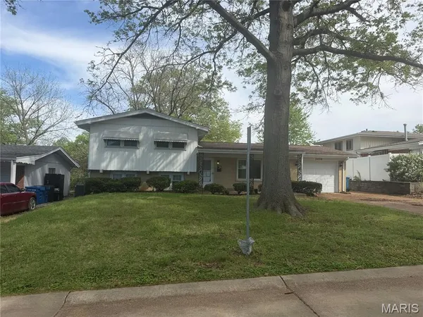$239,000 | 2436 Pinehurst Drive, Overland, MO 63114