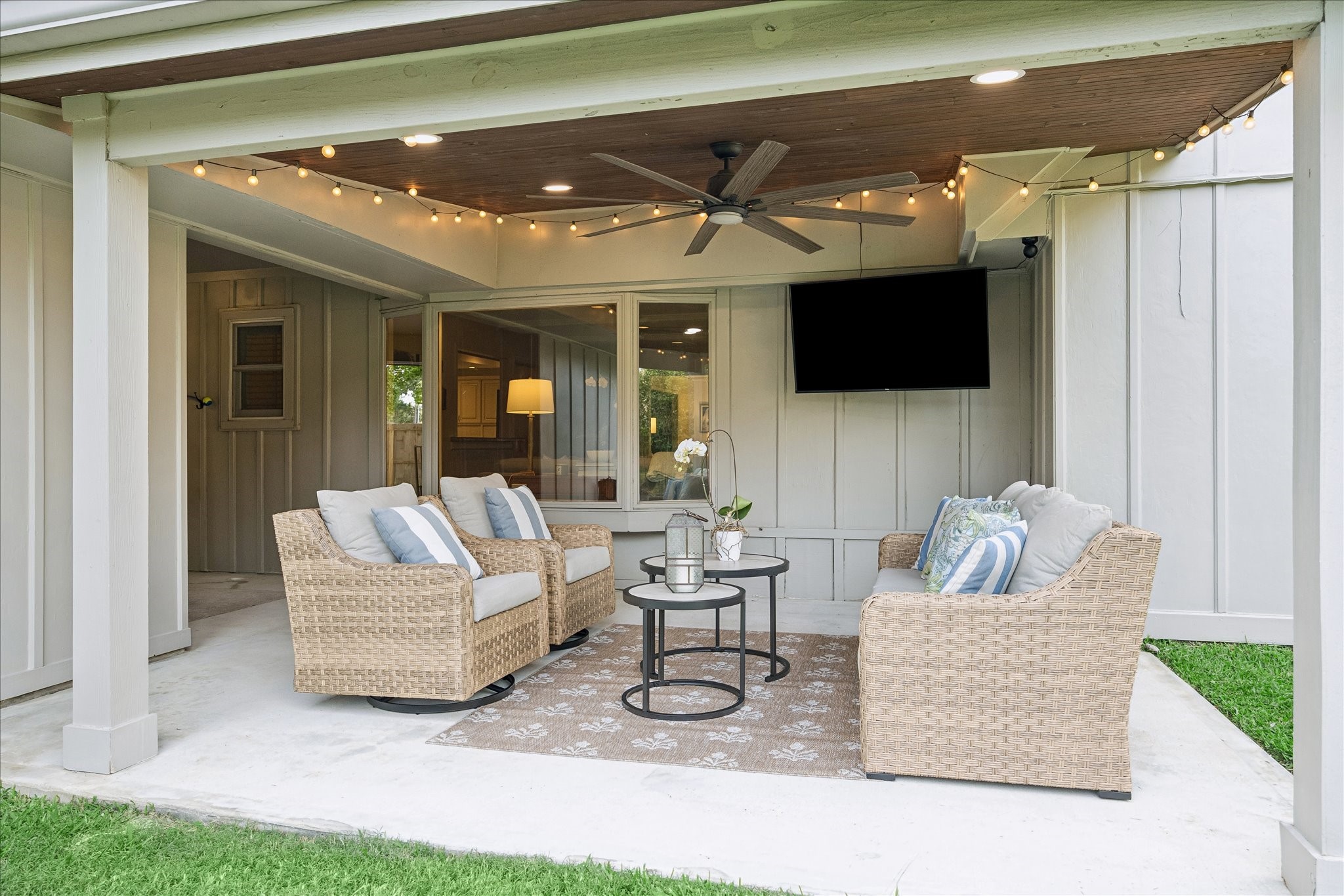 13931 Taylorcrest Road Houston, TX 77079 - Photo 38 of 50 Covered Patio