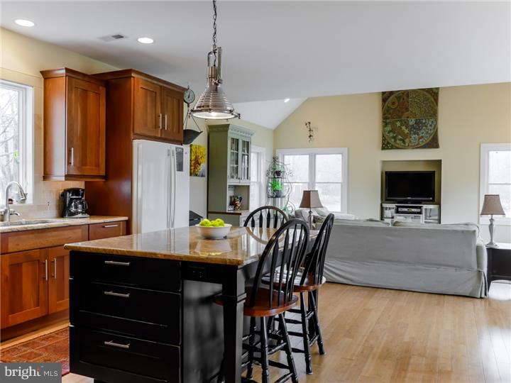 5684 Stump Road Pipersville, PA 18947 - Photo 11 of 25 Gallery Image 11