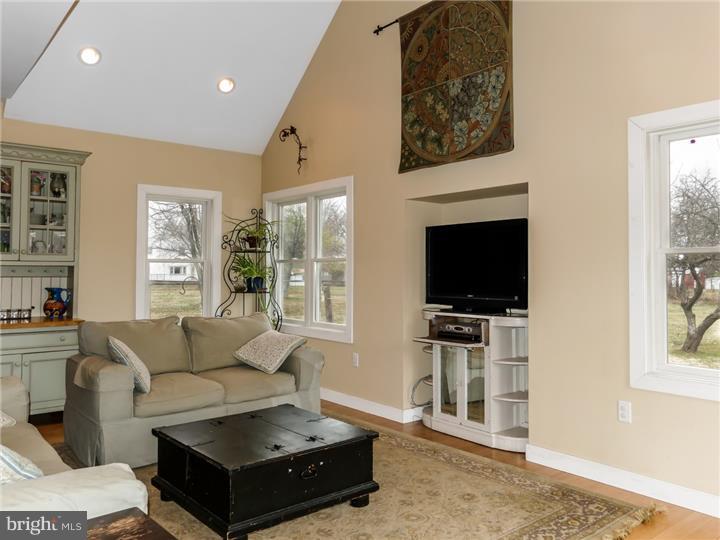 5684 Stump Road Pipersville, PA 18947 - Photo 12 of 25 Gallery Image 12