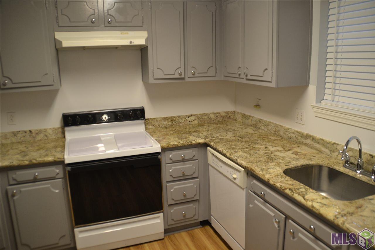 4900 Claycut Road, Unit 6 Baton Rouge, LA 70806 - Photo 2 of 10 Kitchen