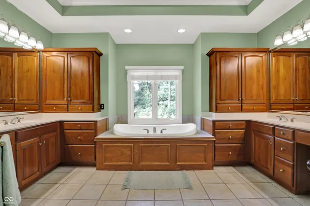 $1,175,000 | 9690 Irishman's Run Lane, Zionsville, IN 46077