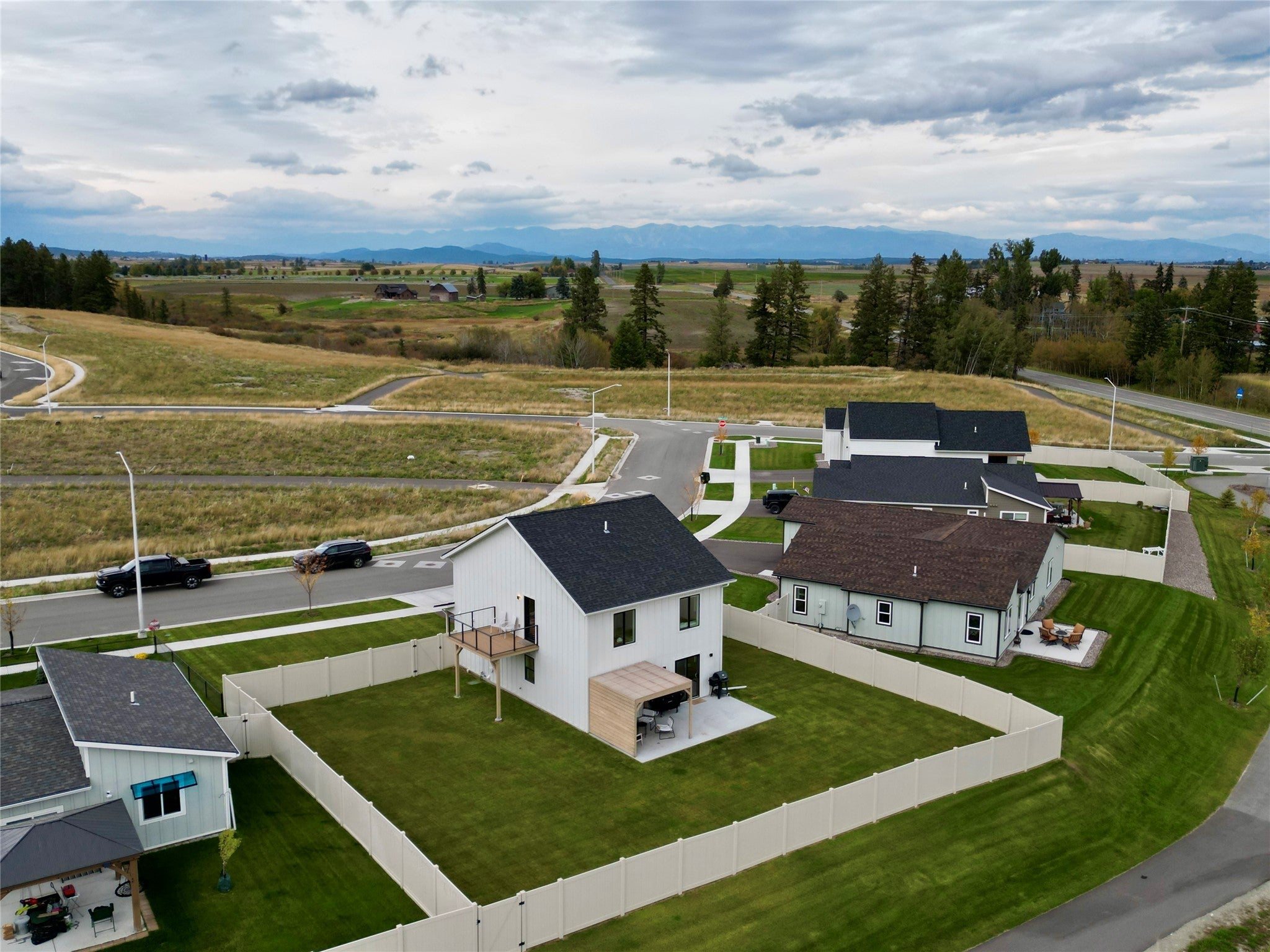 832 Bearhat Mountain Road Kalispell, MT 59901 - Photo 6 of 53 Gallery Image 6