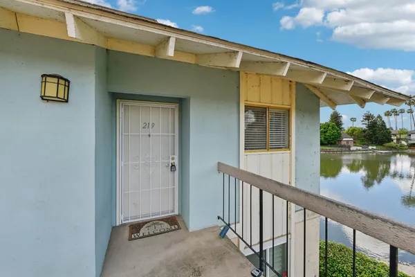 $330,000 | 6241 Riverside Boulevard, Unit 219, Sacramento, CA 95831