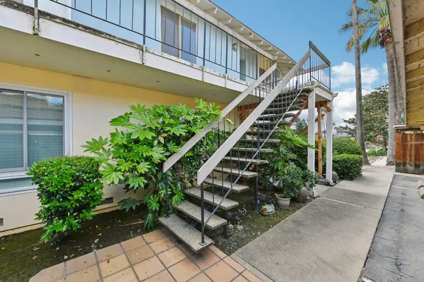 $330,000 | 6241 Riverside Boulevard, Unit 219, Sacramento, CA 95831