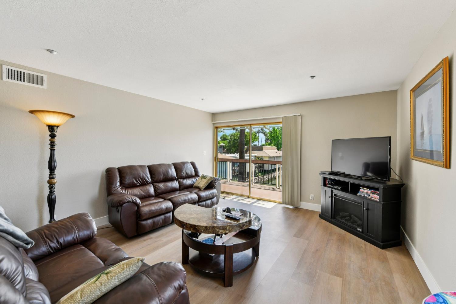 6241 Riverside Boulevard, Unit 219 Sacramento, CA 95831 - Photo 5 of 32