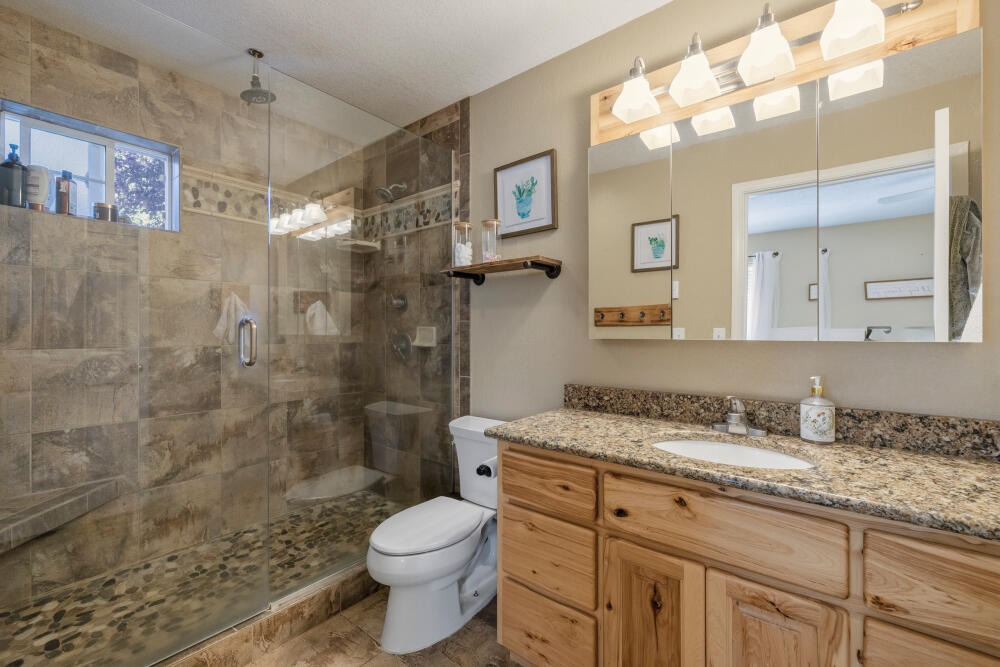 16320 Hillcrest Road Klamath Falls, OR 97603 - Photo 21 of 39 18 - 16320HillcrestRd-74
