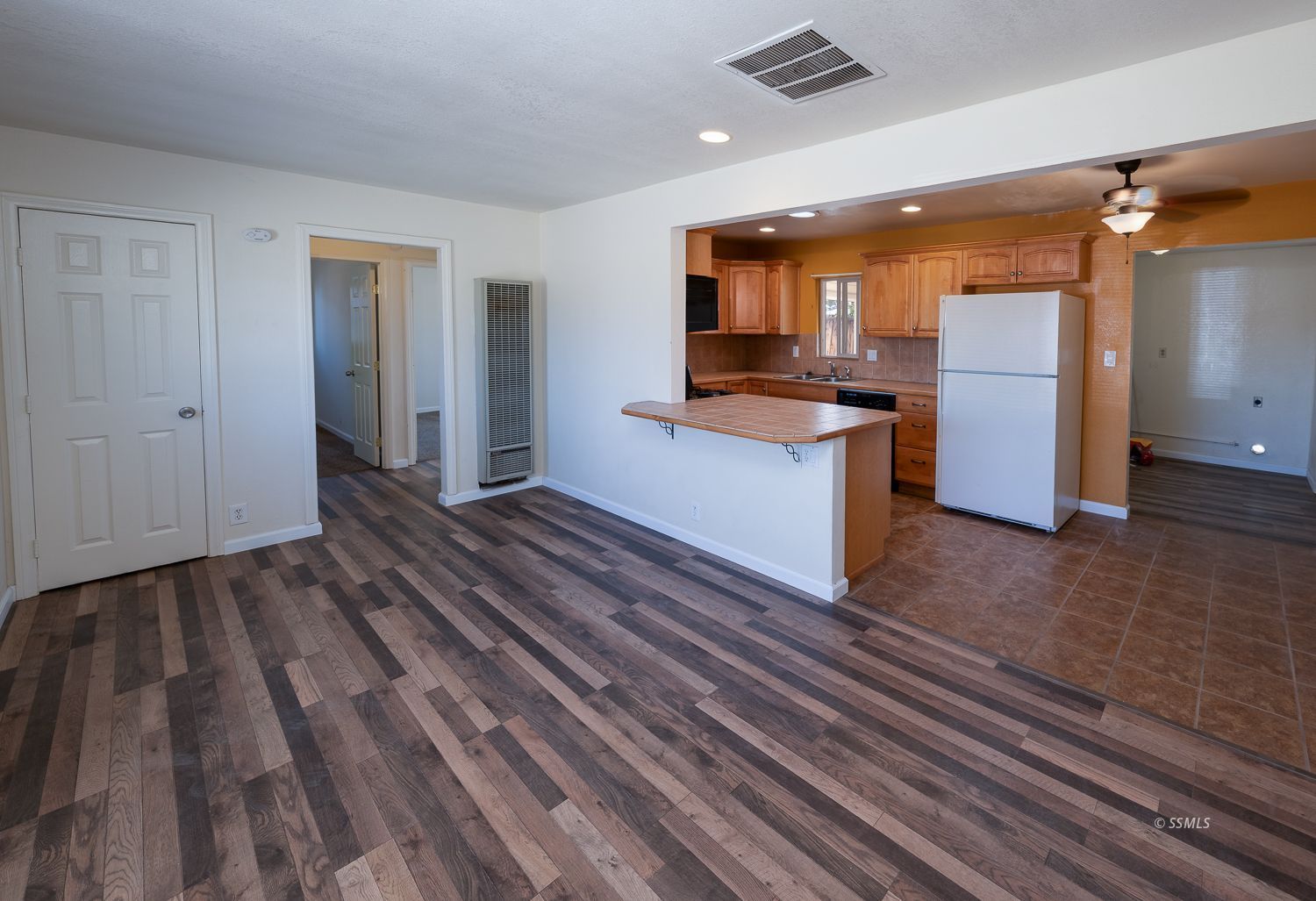 241 North Alvord Street Ridgecrest, CA 93555 - Photo 9 of 32