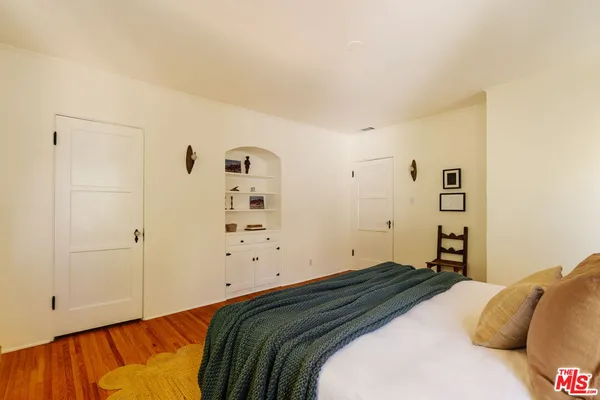 $1,895,000 | 2452 Lanterman Terrace, Los Angeles, CA 90039
