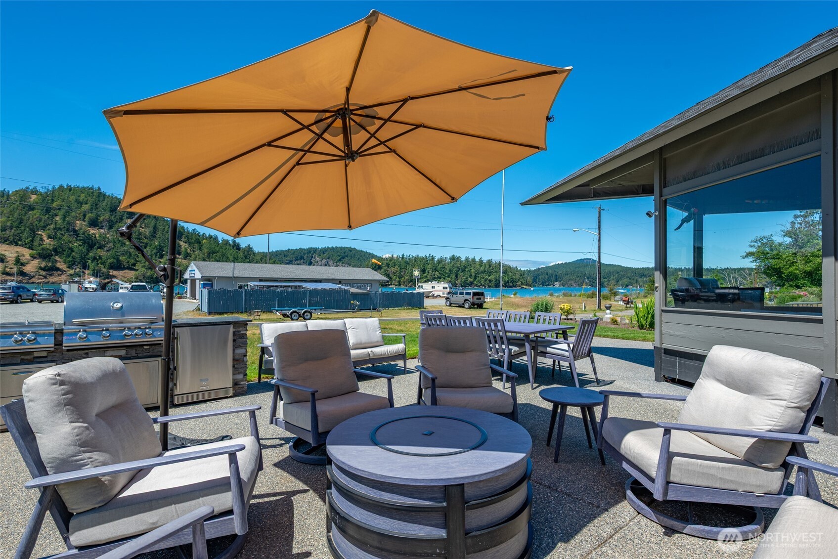 213 Cornet Bay Road Oak Harbor, WA 98277 - Photo 6 of 38