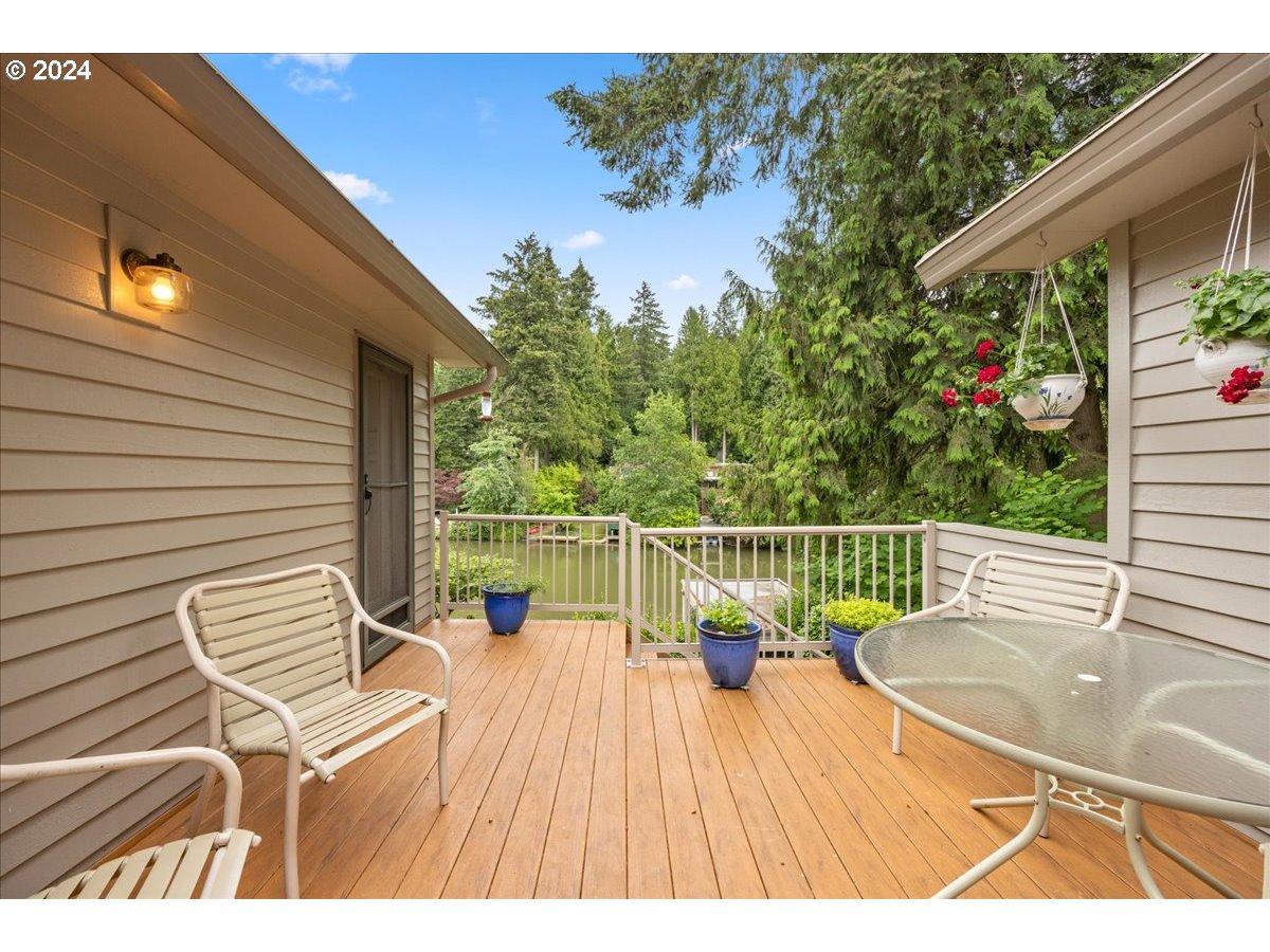 17288 Cedar Road Lake Oswego, OR 97034 - Photo 11 of 45 Deck