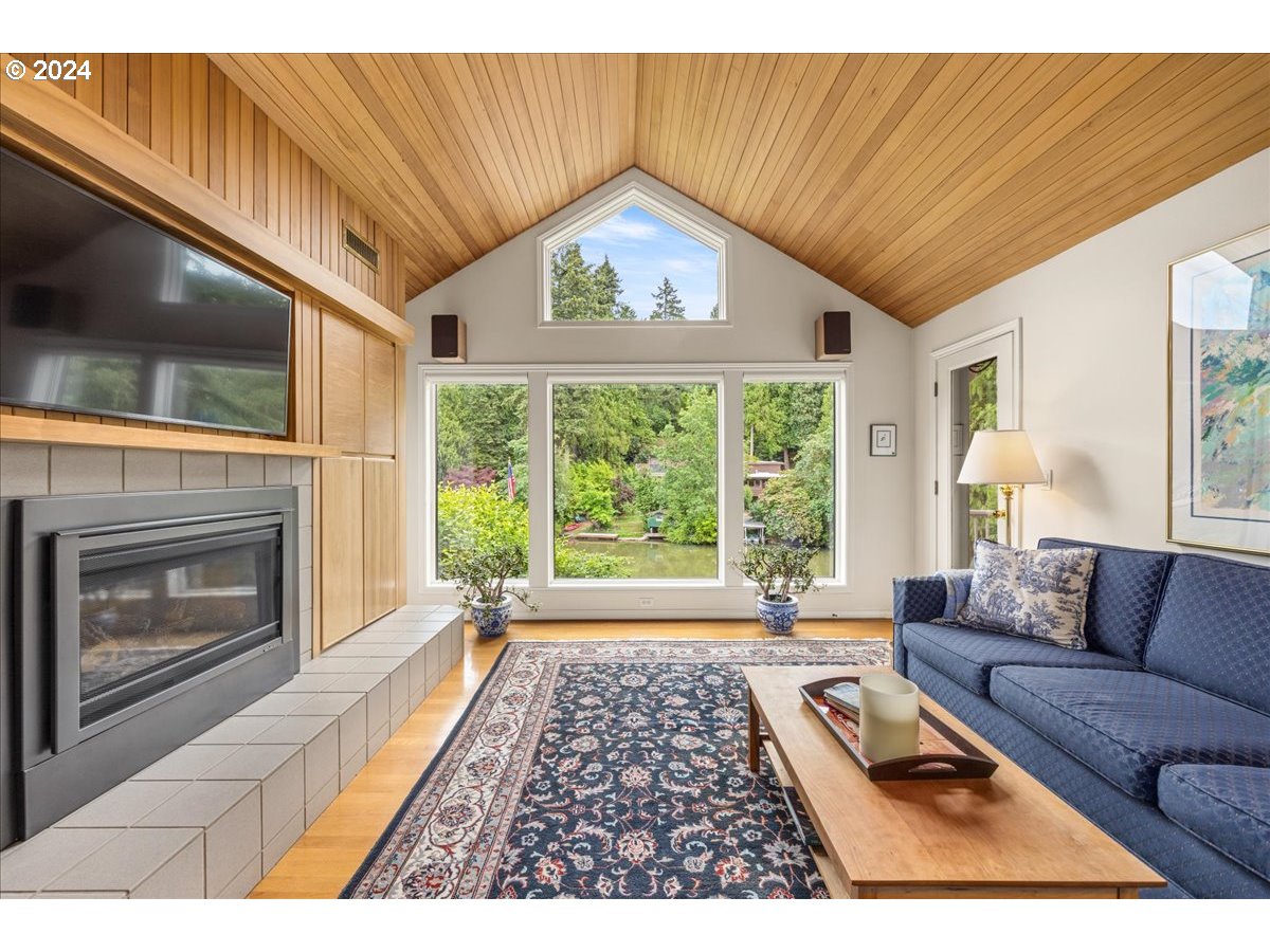 17288 Cedar Road Lake Oswego, OR 97034 - Photo 16 of 45 Great Room