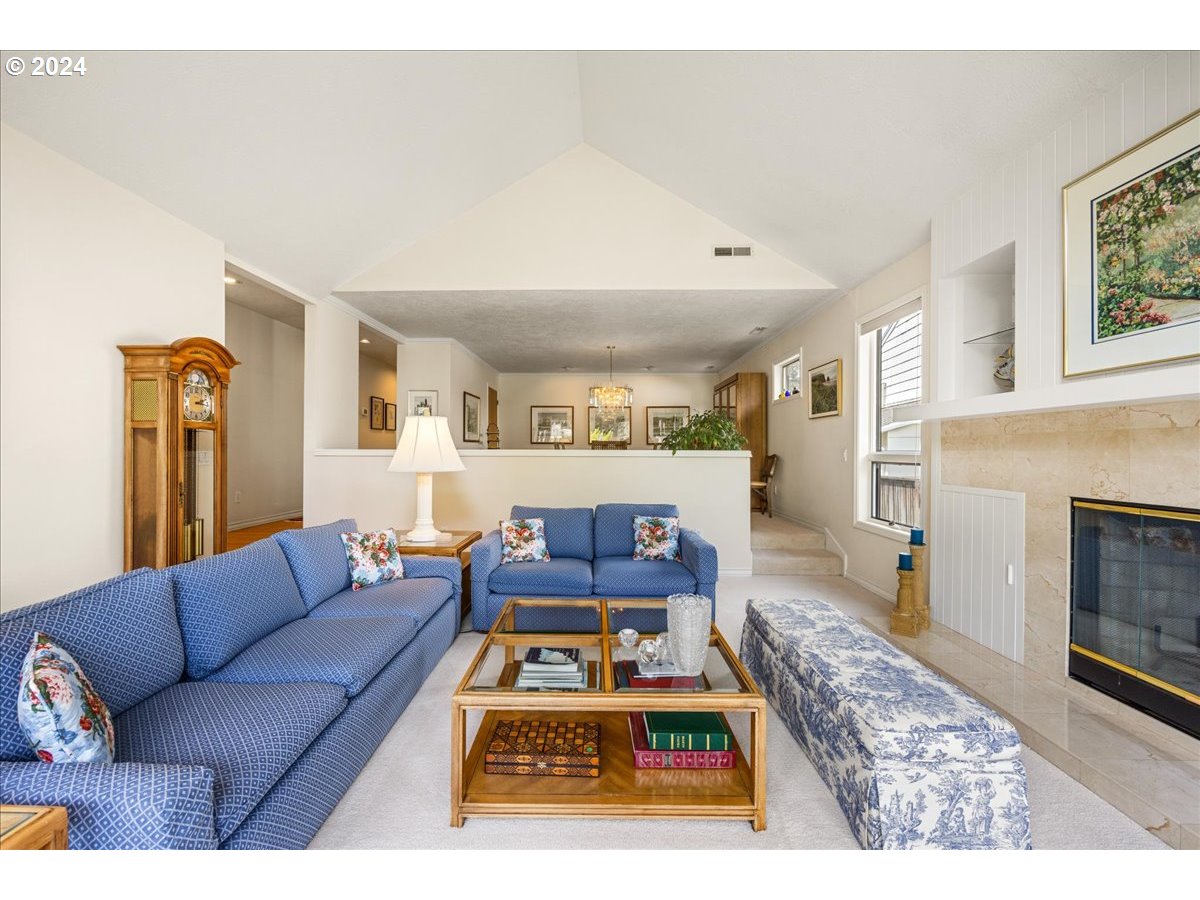 17288 Cedar Road Lake Oswego, OR 97034 - Photo 21 of 45 Gallery Image 21