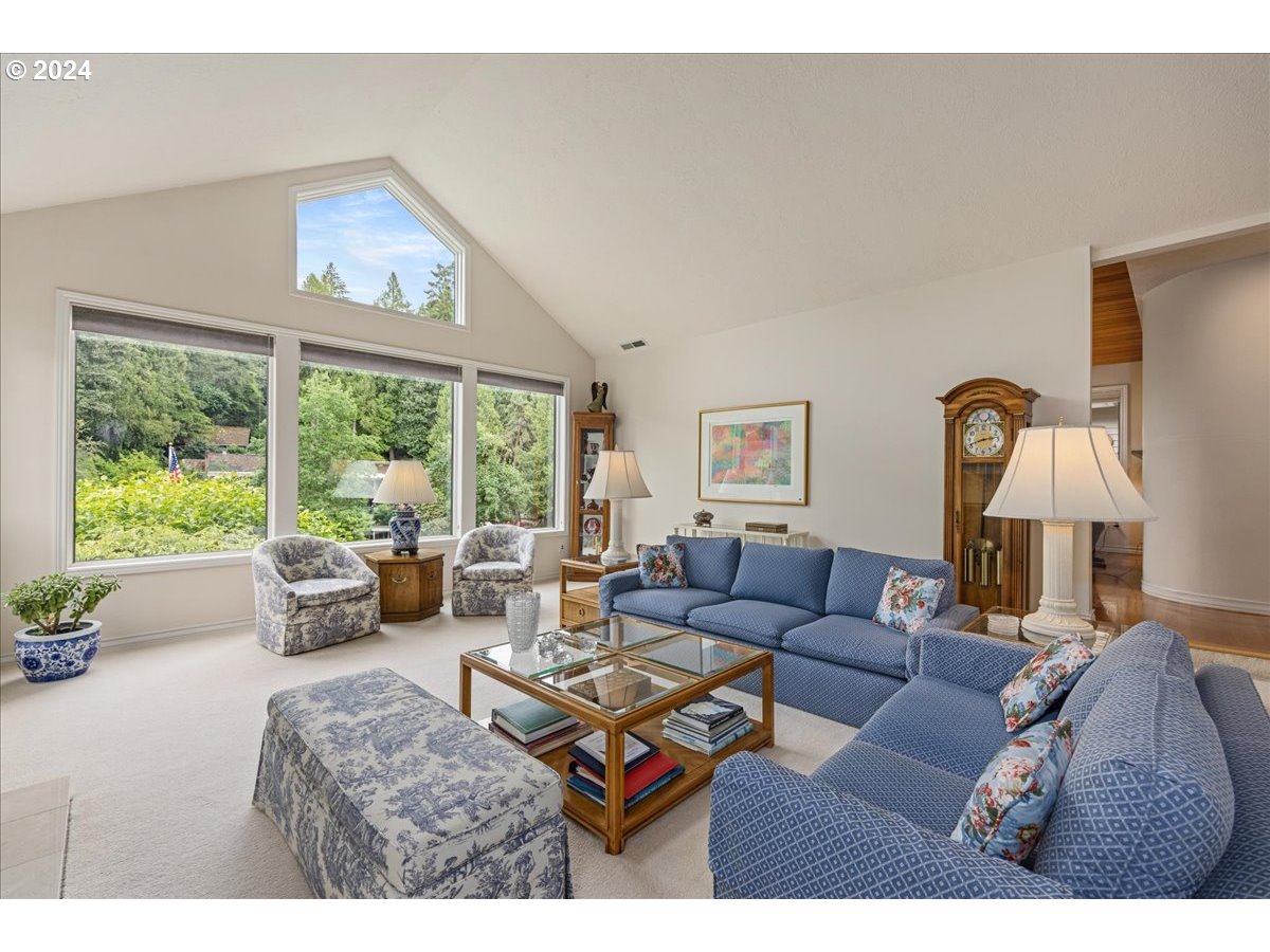 17288 Cedar Road Lake Oswego, OR 97034 - Photo 22 of 45 Gallery Image 22
