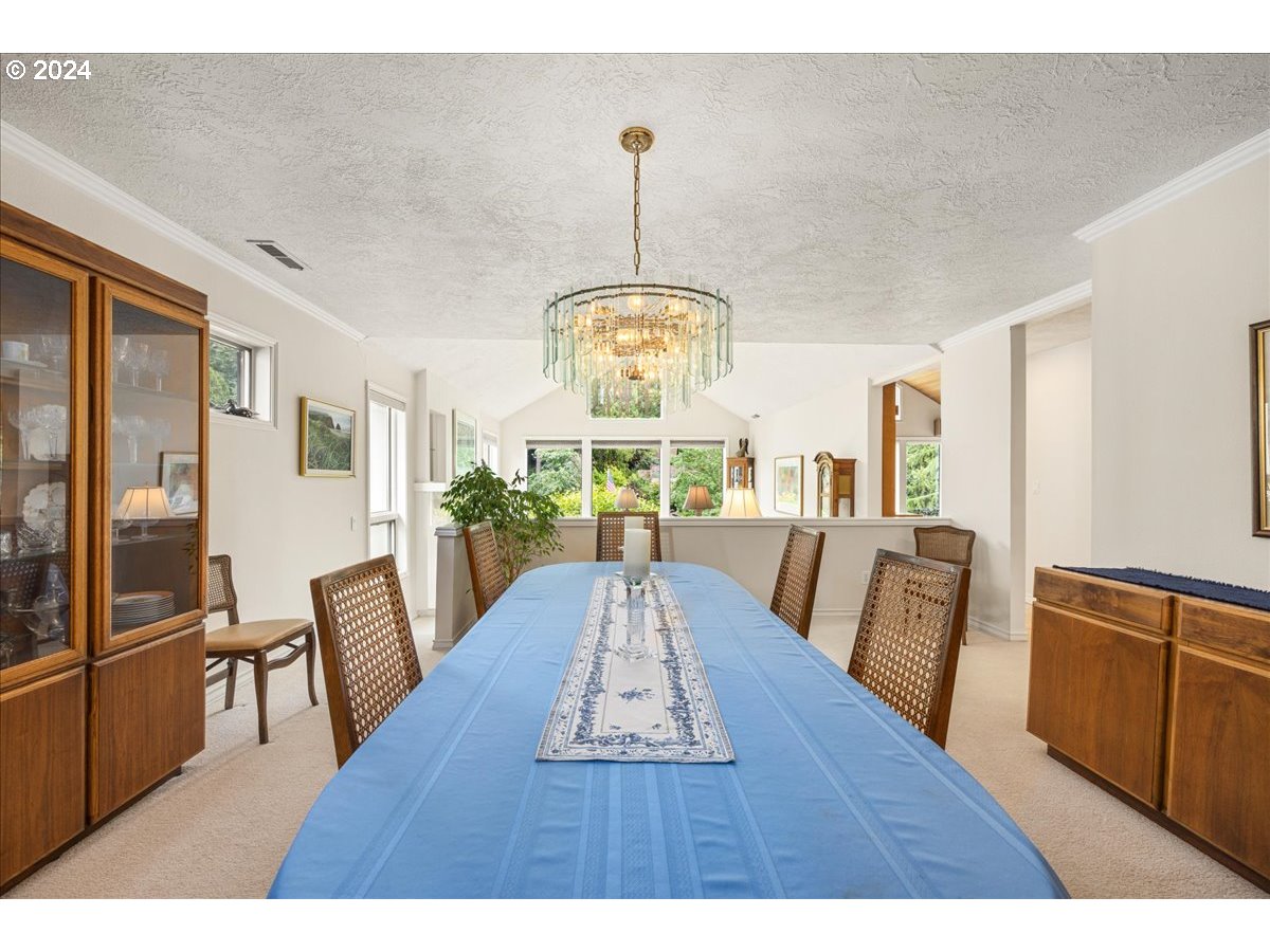 17288 Cedar Road Lake Oswego, OR 97034 - Photo 24 of 45 Dining Room