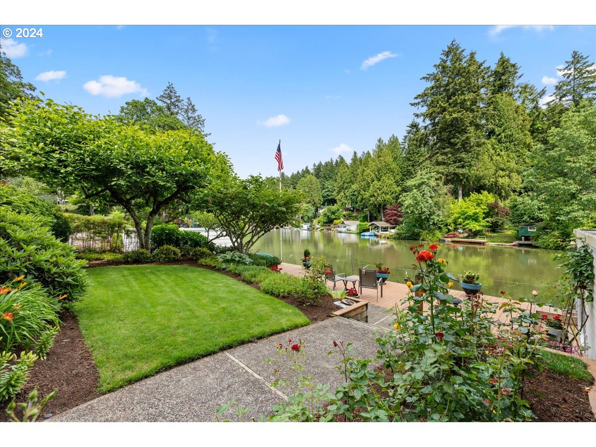 17288 Cedar Road Lake Oswego, OR 97034 - Photo 40 of 45 Yard
