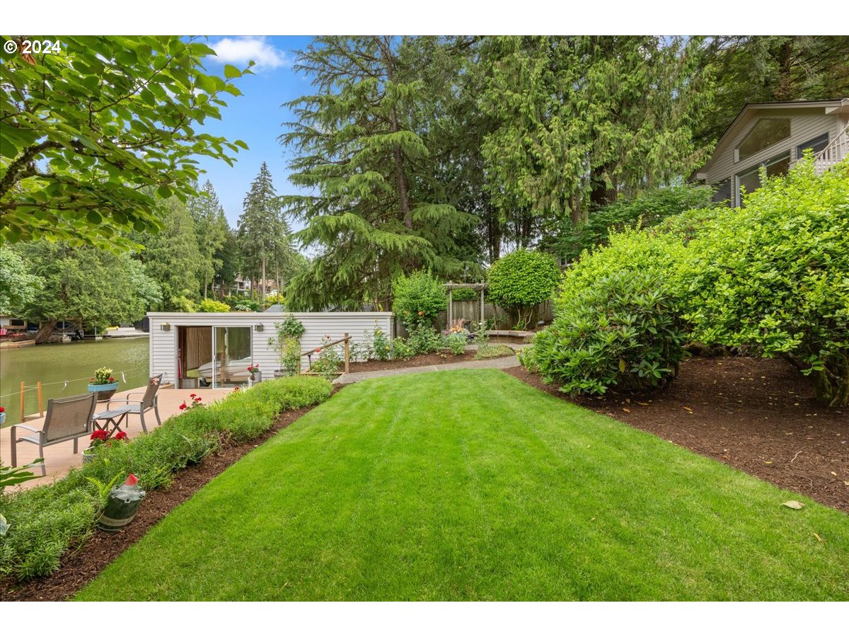 17288 Cedar Road Lake Oswego, OR 97034 - Photo 41 of 45 Gallery Image 41