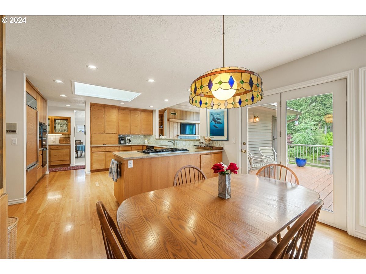17288 Cedar Road Lake Oswego, OR 97034 - Photo 10 of 45 Kitchen