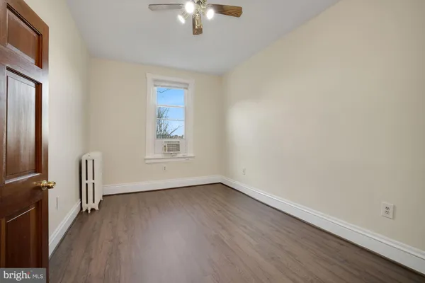 $2,885 | 616 11th Street Northeast, Washington, DC 20002