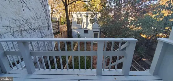 $2,885 | 616 11th Street Northeast, Washington, DC 20002