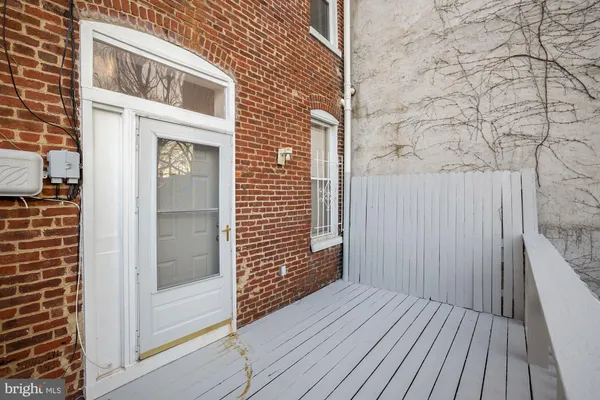 $2,885 | 616 11th Street Northeast, Washington, DC 20002