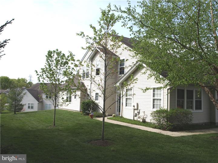 27 Fallview Court Hamilton, NJ 08690 - Photo 1 of 16 Exterior