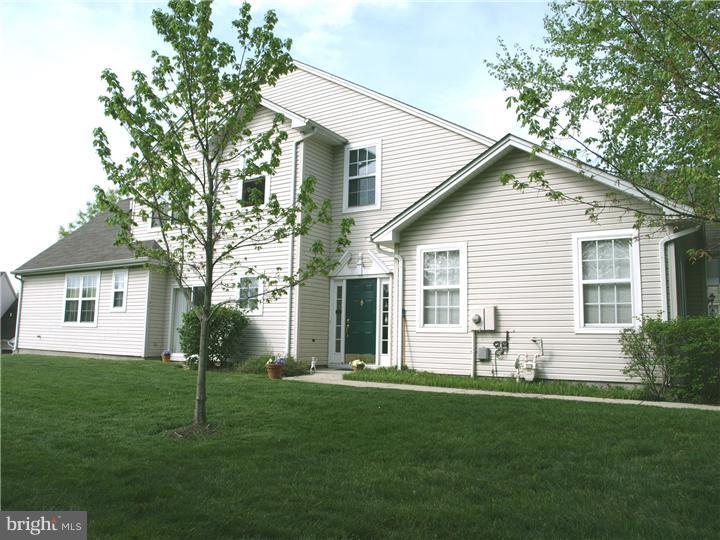 27 Fallview Court Hamilton, NJ 08690 - Photo 2 of 16 Exterior Side