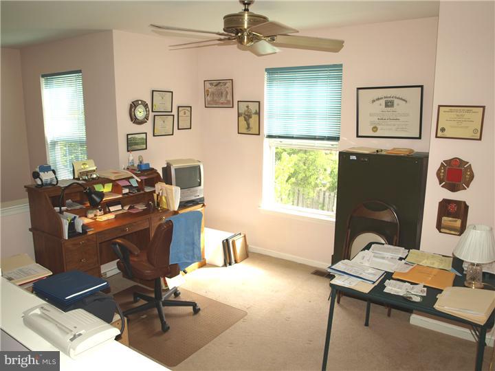 27 Fallview Court Hamilton, NJ 08690 - Photo 15 of 16 Loft