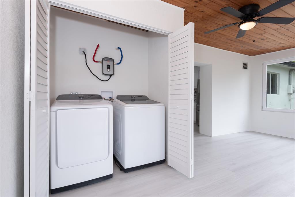 713 Southwest 4th Court Hallandale Beach, FL 33009 - Photo 14 of 38