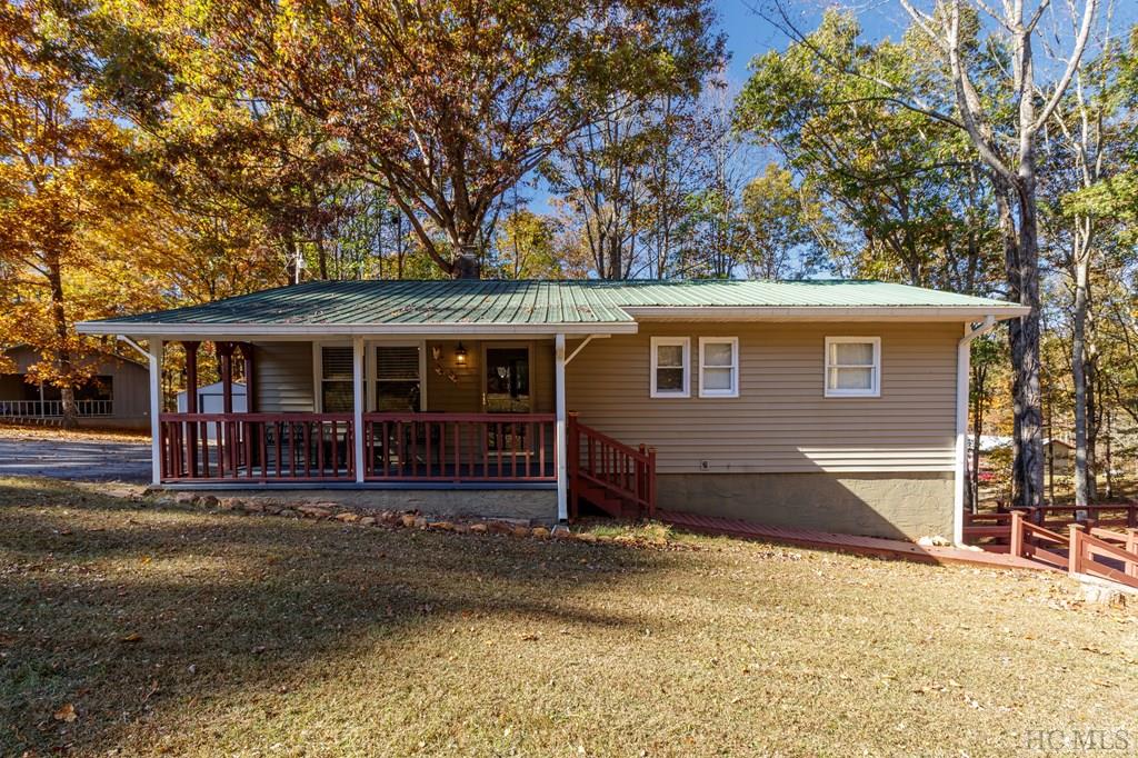 1869 Frazier Road Franklin, NC 28734 - Photo 11 of 36 Gallery Image 11