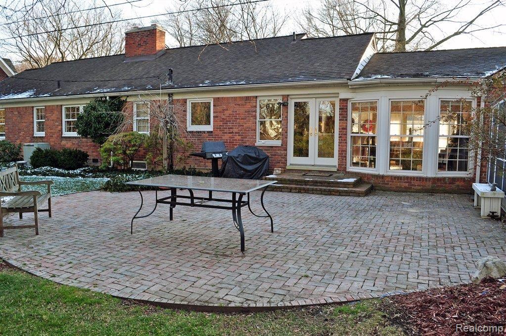 950 Shoreham Road Grosse Pointe, MI 48236 - Photo 22 of 23 21--Back-of-house-showing-l.jpg