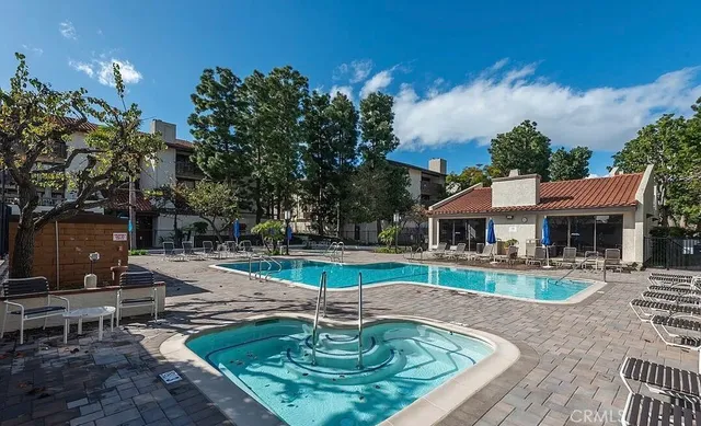 $815,000 | 8512 Tuscany Avenue, Unit 222, Playa del Rey, CA 90293