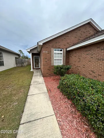 $1,995 | 810 East 24th Street, Lynn Haven, FL 32444