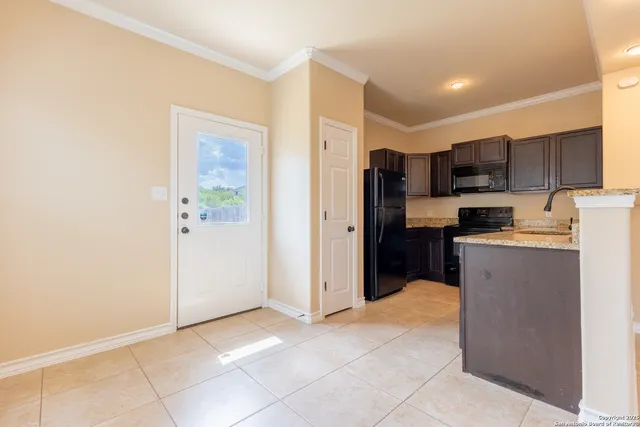 $995 | 5722 Golf Heights, Unit 1, San Antonio, TX 78244