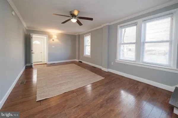 $1,800 | 607 West Lawn Avenue, Reading, PA 19609