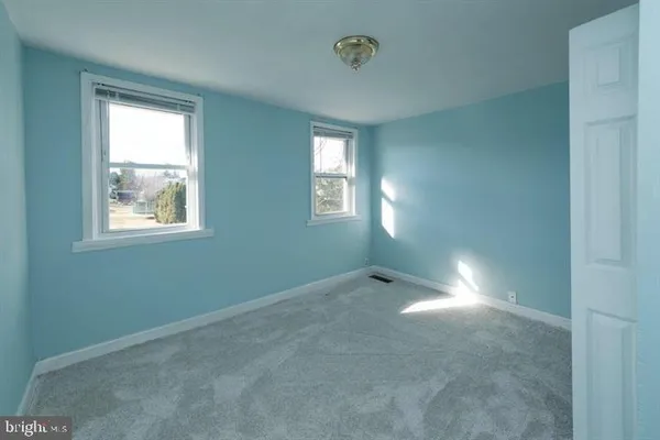 $1,800 | 607 West Lawn Avenue, Reading, PA 19609