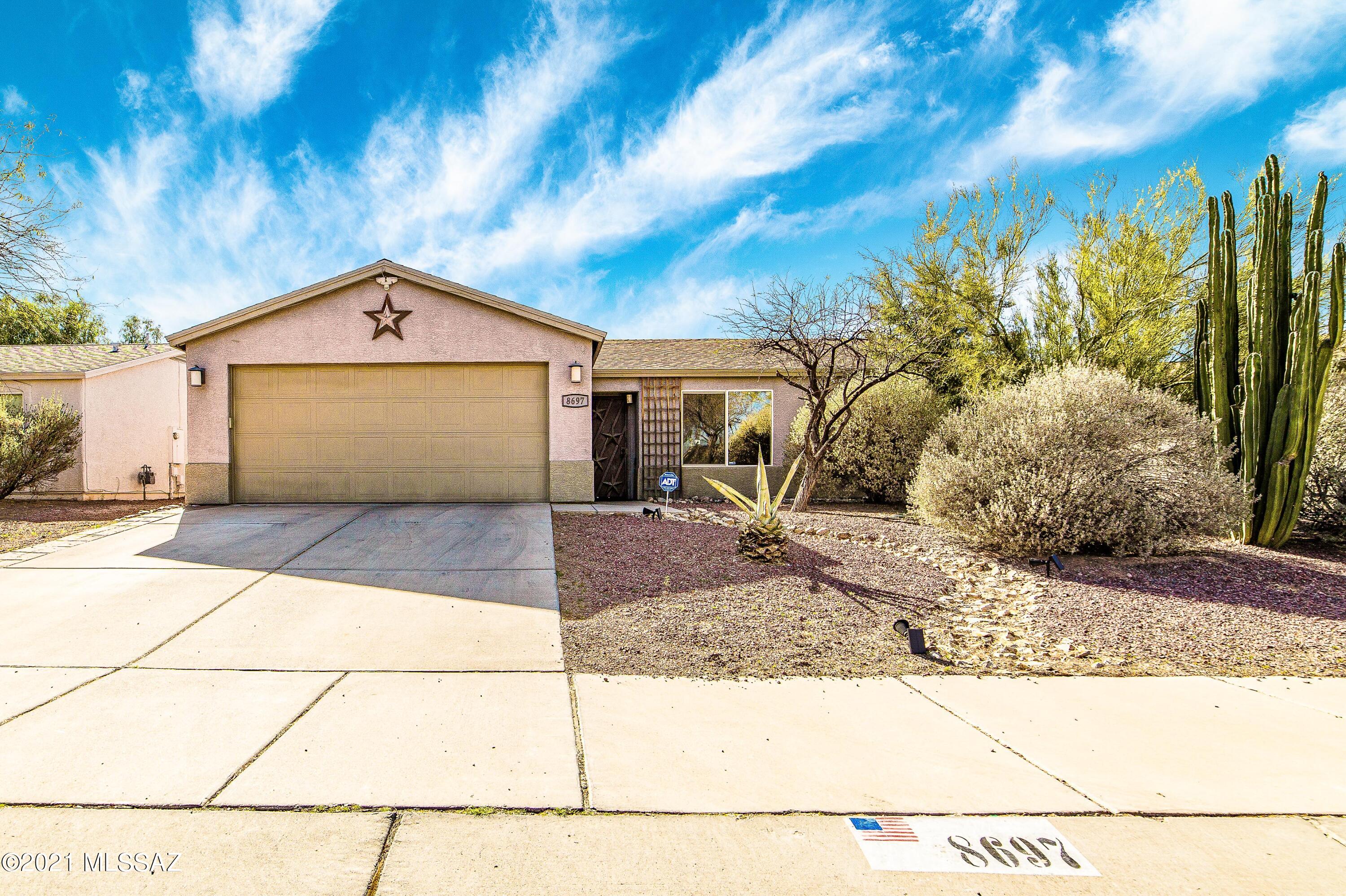 8697 North Golden Moon Way Tucson, AZ 85743 - Photo 1 of 14