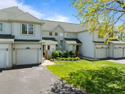 $419,900 | 1665 Woodland Drive, Unit 1250, Geneva, WI 53147