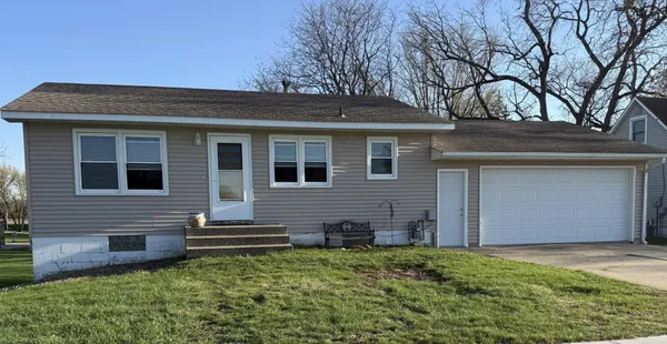 $235,000 | 610 8th Avenue Northeast, Waseca, MN 56093