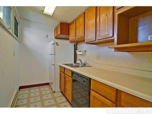 325 Ridgewood Avenue Minneapolis, MN 55403 - Photo 5 of 15 Gallery Image 5