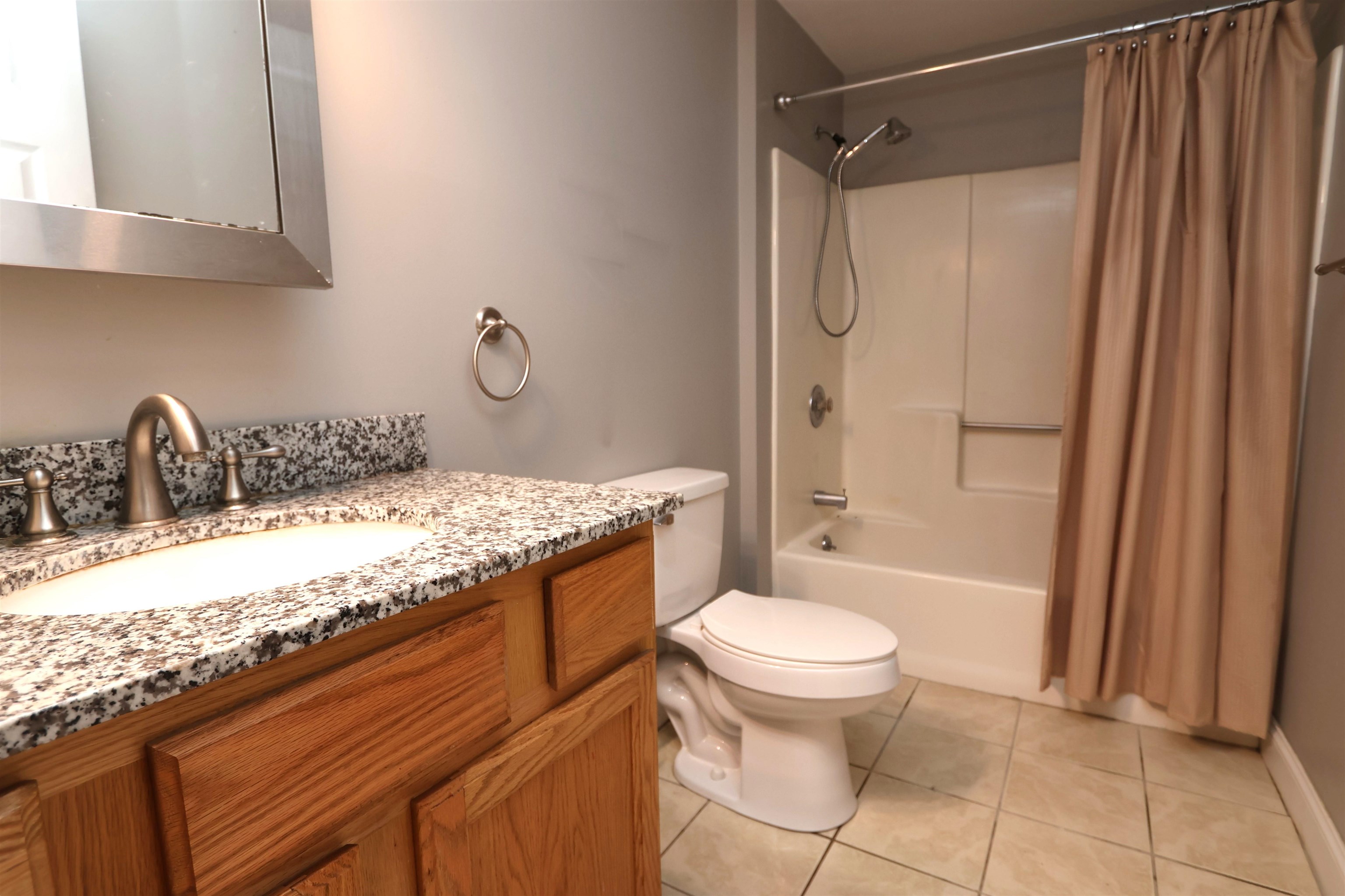 23 Old Stagecoach Road, Unit 19 Epping, NH 03042 - Photo 4 of 17