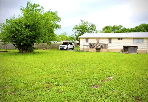 $165,000 | 100 Hickory Road, Lone Oak, TX 75453
