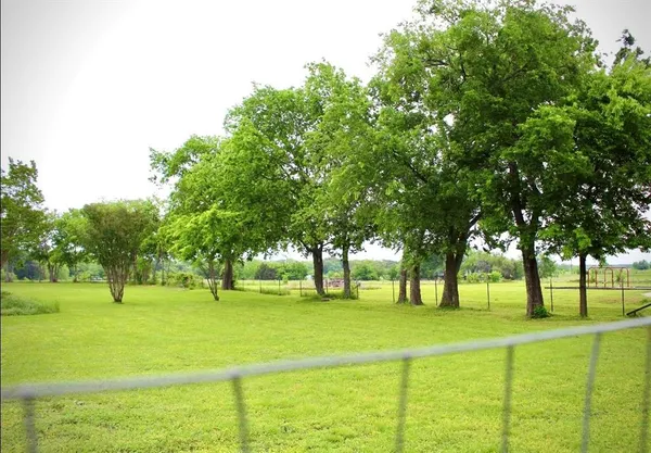 $165,000 | 100 Hickory Road, Lone Oak, TX 75453